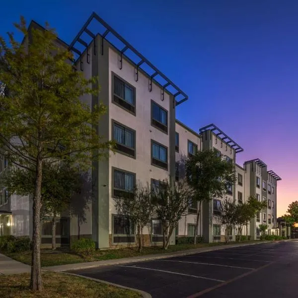 Best Western Plus Lackland Hotel and Suites., hotel v destinaci San Antonio