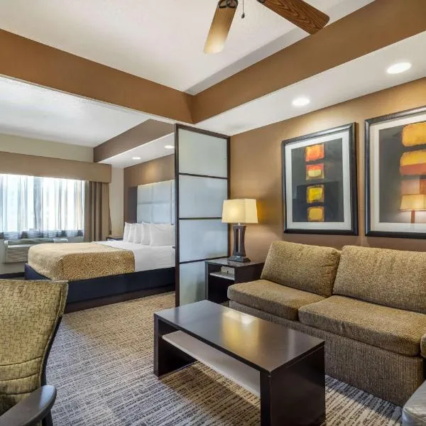 Best Western Plus Lackland Hotel and Suites., hotel San Antonióban