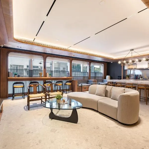 Dash Living on Queen's, hótel í Hong Kong