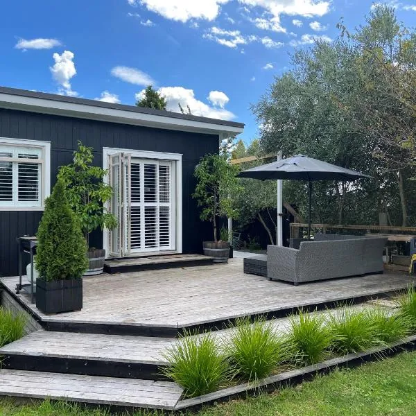 Base Camp Cottage, hotel u gradu Taupo
