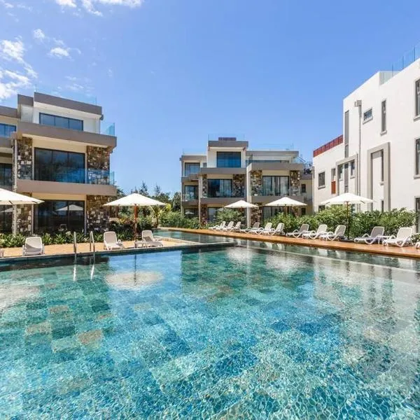 Penthouse Beachfront Ocean Terraces residence, Poste Lafayette-Apt-D3, hotel v destinaci Poste Lafayette