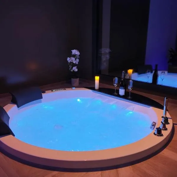 Les Suites du Payré - Suite Passion, hotel v destinácii Talmont