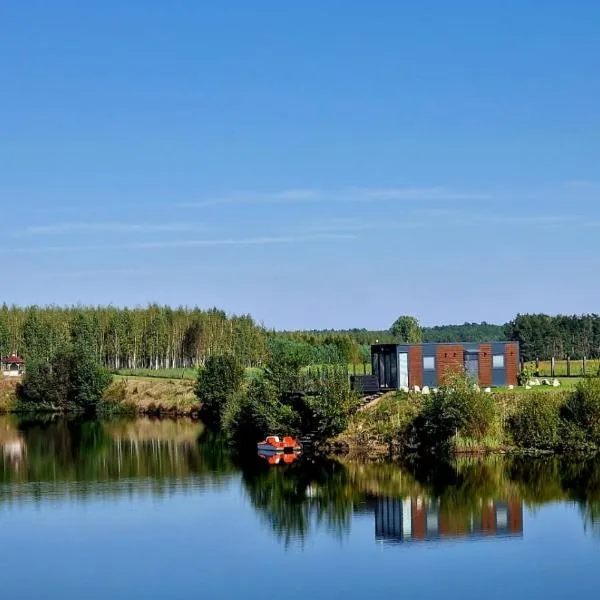 GRETA Nowoczesny domek modułowy nad stawem, hotel in Jodłowiec