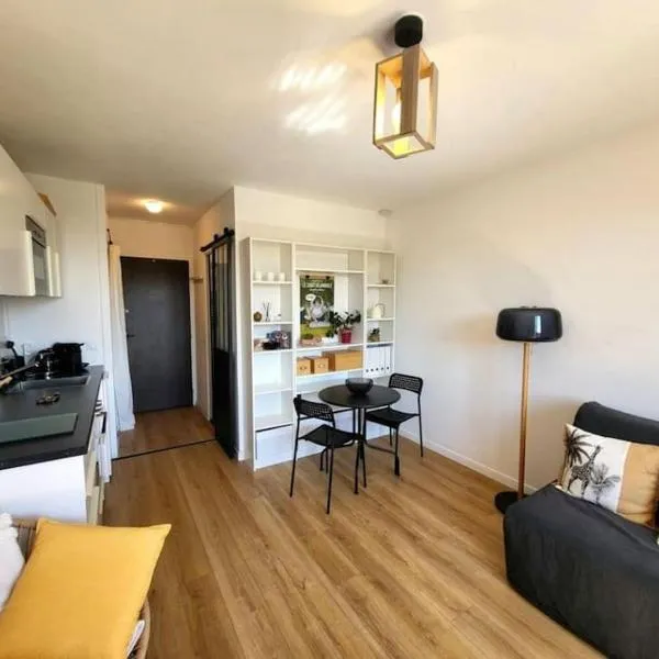 Studio cosy à 2 pas de la mer et du centre ville d'Houlgate !، فندق في أولغات