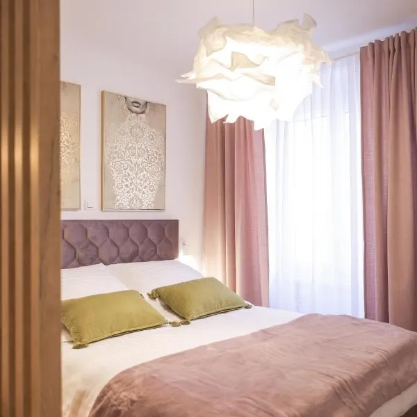 Charming studio apt in city center, hotel in Zadar
