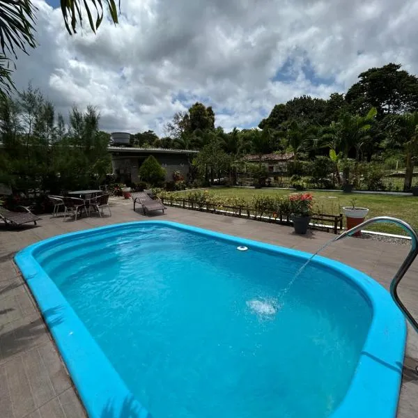Suíte em uma reserva ambiental com piscina, hotel in Camaragibe