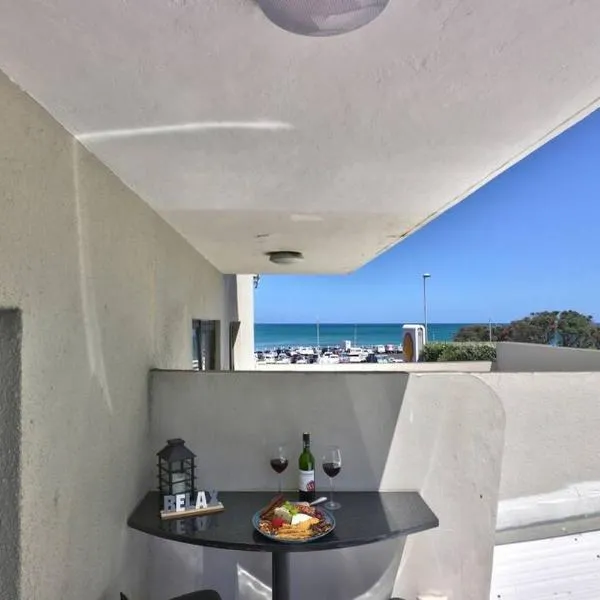 Bay Point on Beach rd in Mouille Point, מלון בקייפטאון