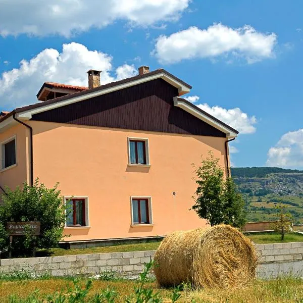 BiancaNeve B&B, hotel em Capracotta