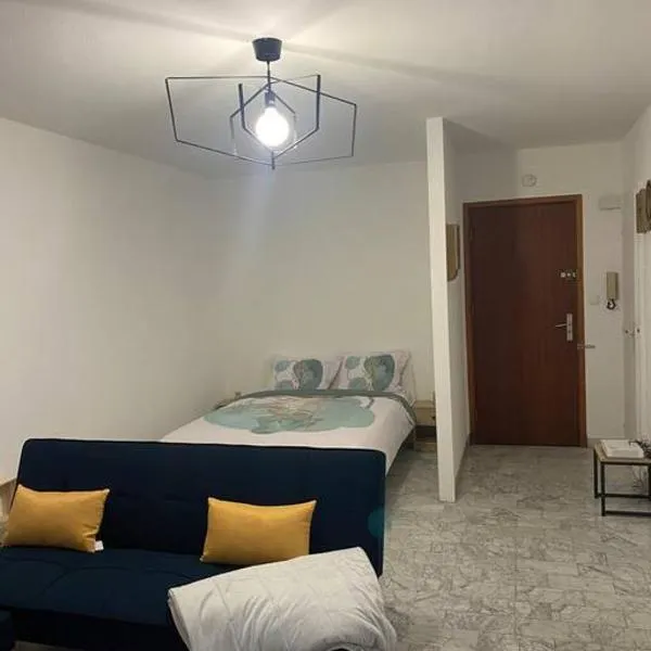 Studio golf Juan, ξενοδοχείο σε Golfe-Juan