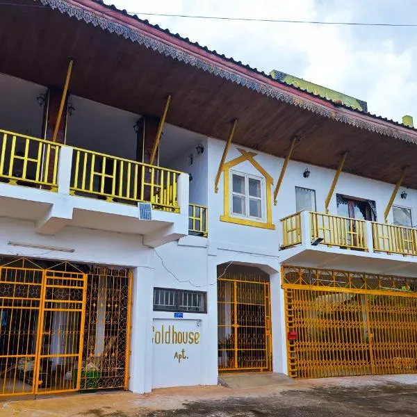 Gold house apartment, hotel in Vientiane