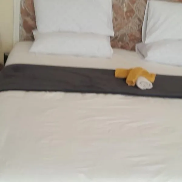 PK house, hotel in Mbabat