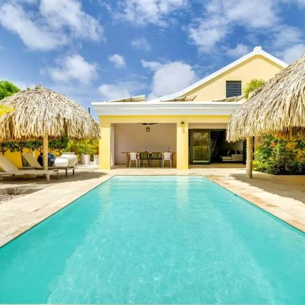 Villa Brosse with private pool, Hotel in Kralendijk