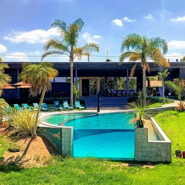 The Blue Diamond Villa-25min to Valencia, hotel a Turís