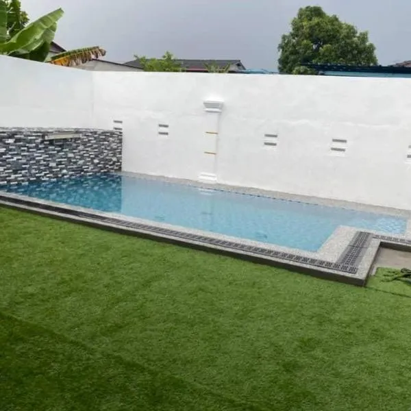 Ujang Guest House, hotel v destinaci Batu Kikir