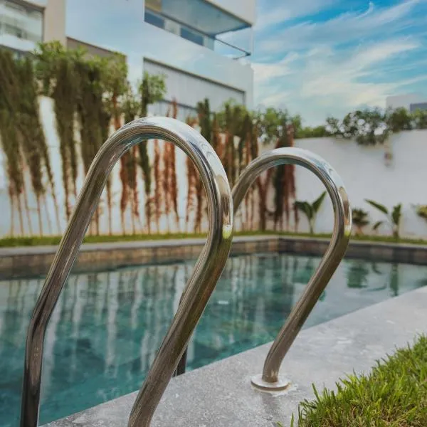 Sancy Luxury rez de jardin avec piscine privée, отель в Касабланке