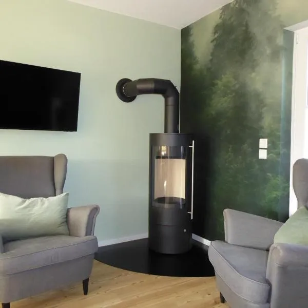 Family Mountain Winterberg Chalet privates Haus 10 Pers 4 Schlafzimmer WiFi near Lift, hotel v destinaci Winterberg