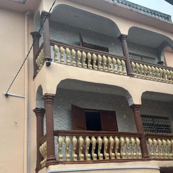 Debora Guest House、フリータウンのホテル
