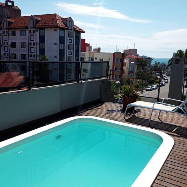 Cobertura com piscina privativa e jacuzzi na praia dos Ingleses! Venha curtir!