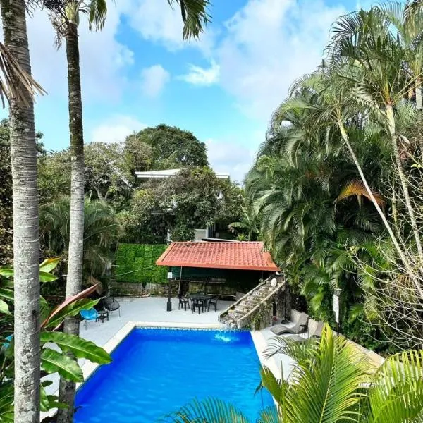 Brillasol Airport Hotel, hotel di Alajuela