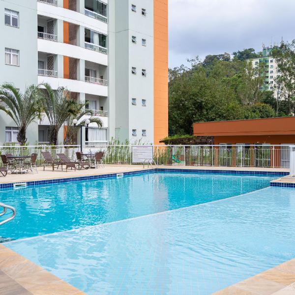 Apto a 10 min da Vila Germânica, dois quartos, salas de estar e jantar, cozinha completa, sacada com churrasqueira, Wi-Fi, Piscina, academia, mercadinho 24 horas e Vaga de garagem - Foto 4