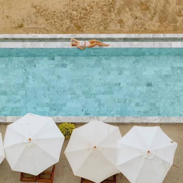 Elite Atoll Beachfront Hotel, hotel in Khanom