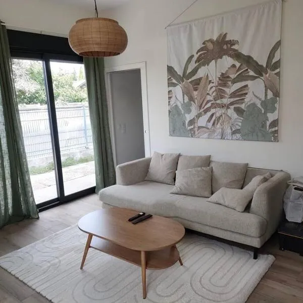Maison cosy et élégante, hotel v destinaci Cenon