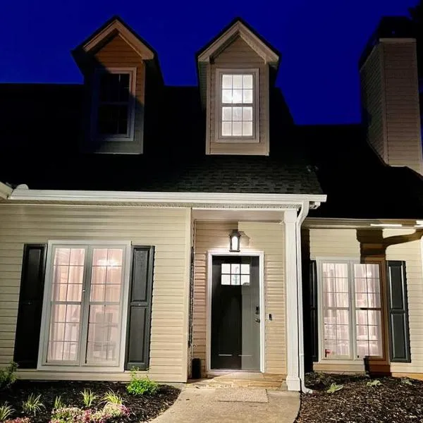 Lake Lanier House 2، فندق في غينزفيل