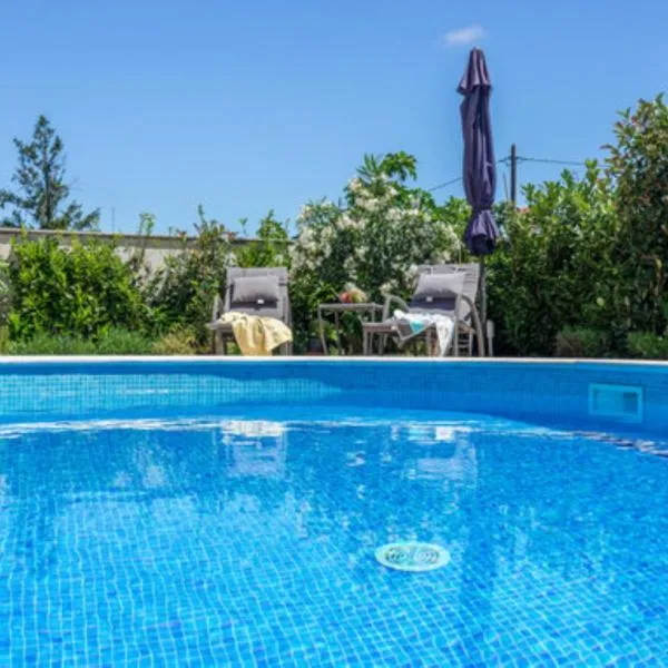 Studio apartment with pool, hotel v Puli
