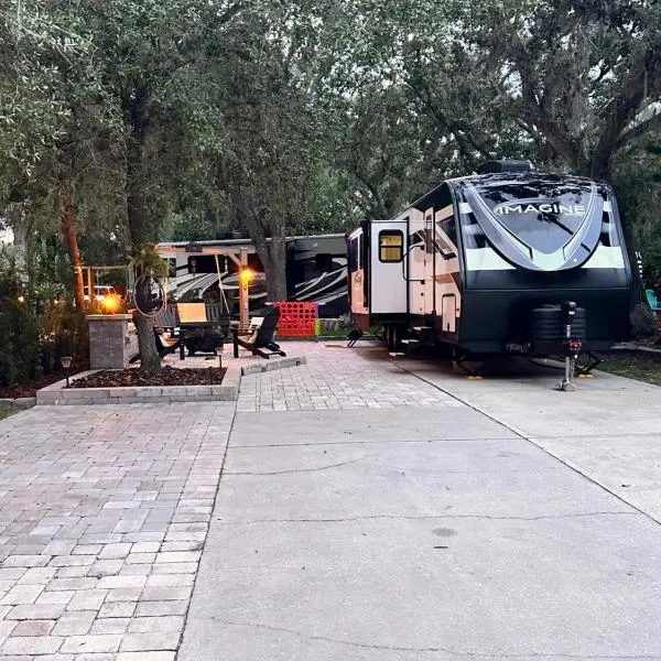 Camper RV in River Ranch, hotel v destinaci River Ranch