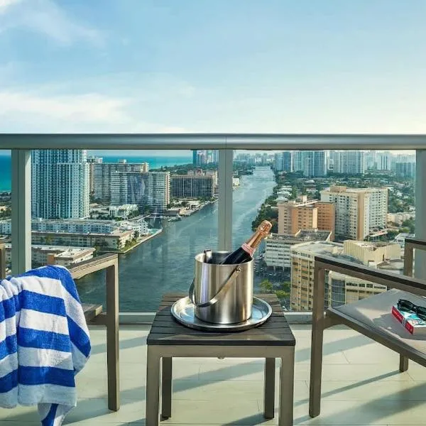 Penthouse Sky Suite - 2BDR2BTH - Private Rooftop Terrace, Hotel in Hallandale Beach