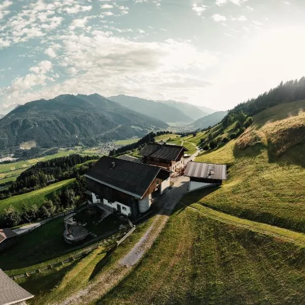 PETER'S - Bergbauernhof mit Weitblick – hotel w mieście Bramberg am Wildkogel