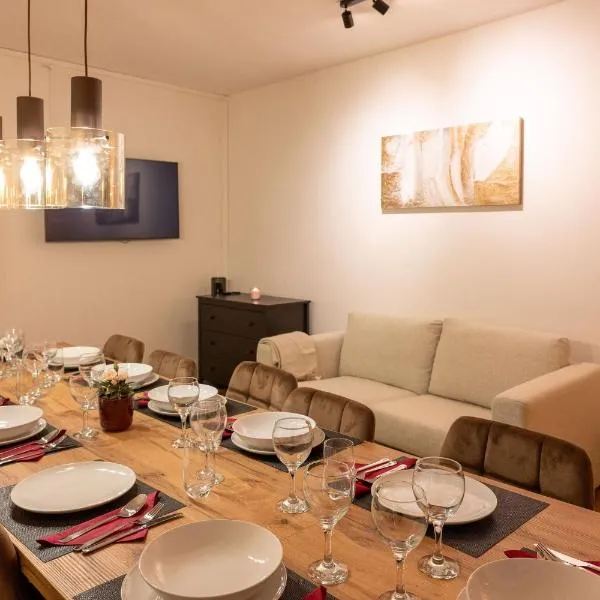 Munich Large Apartment 110 qm, 3 Bedrooms and very Central 1-12 Guests, hotel v Mnichově