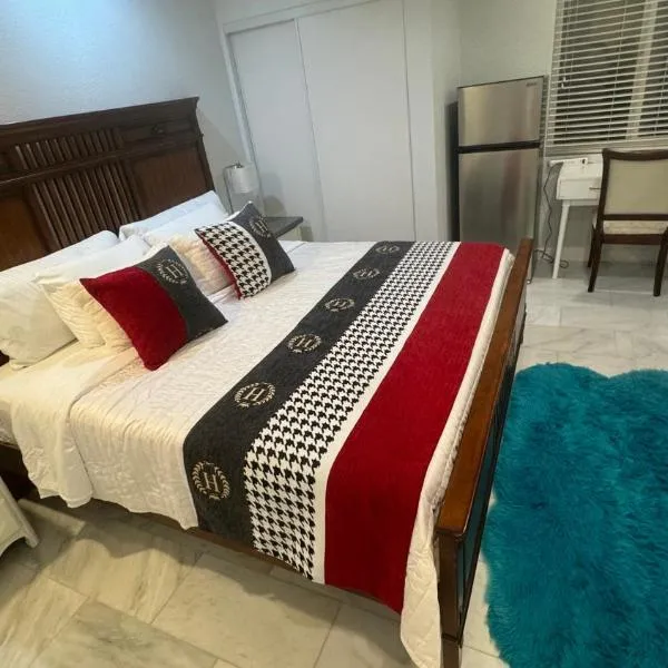 2#family suite king bed room, hotel v destinaci Chino Hills