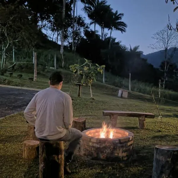 Casa de campo rústica 21km vila germânica Bnu, hotel v mestu Blumenau