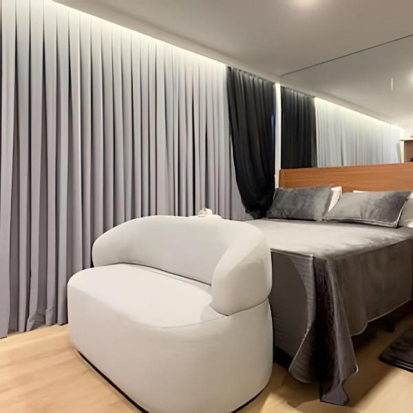 Studio moderno com cama Queen e piscina perto da Oktoberfest!
