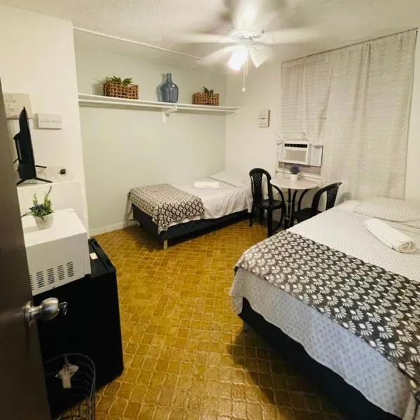 Cozy Room with 2 twin beds in SanJuan metro area, hotel in San Juan