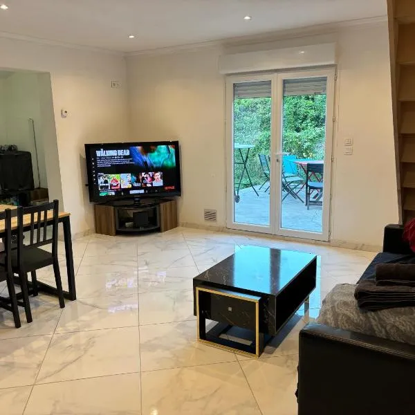 Proche Gare Paris-CDG Stade-de-France Astérix Expo, hotel in Garges-lès-Gonesse