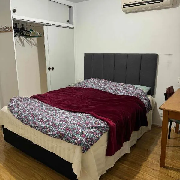 Springvale Couple Room for Rent, hotel v destinaci Springvale South