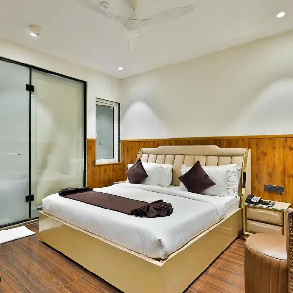 Clay Inn Hotels, Paschim Vihar, hotel in New Delhi