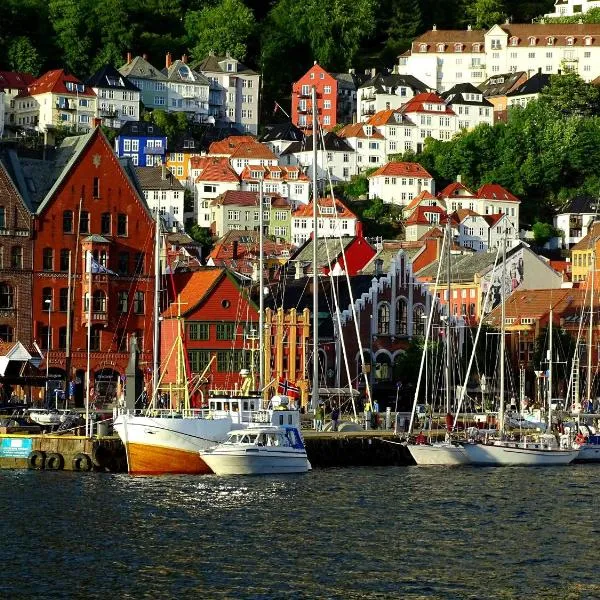 Home Hotel Bryggen, хотел в Берген
