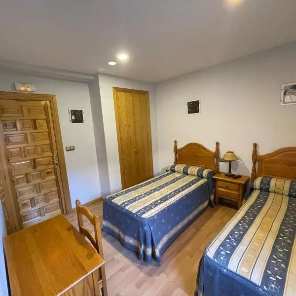 Pensión El Gallo, hotel v destinaci Olvega