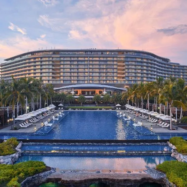 The Westin Blue Bay Resort & Spa, hotel in Lingshui