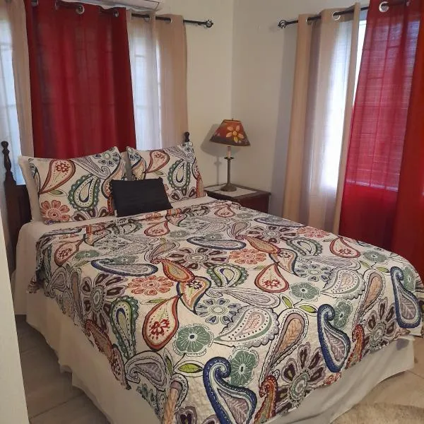 GranAnn's Place, hotel v destinaci Kingston