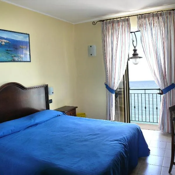 B&B Miramare, hotel v destinácii Giardini Naxos