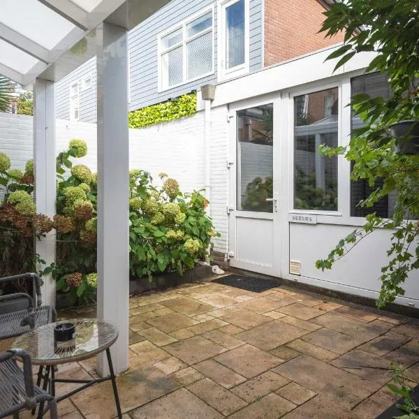 Zaras Studio Hermes, hotel en Zandvoort