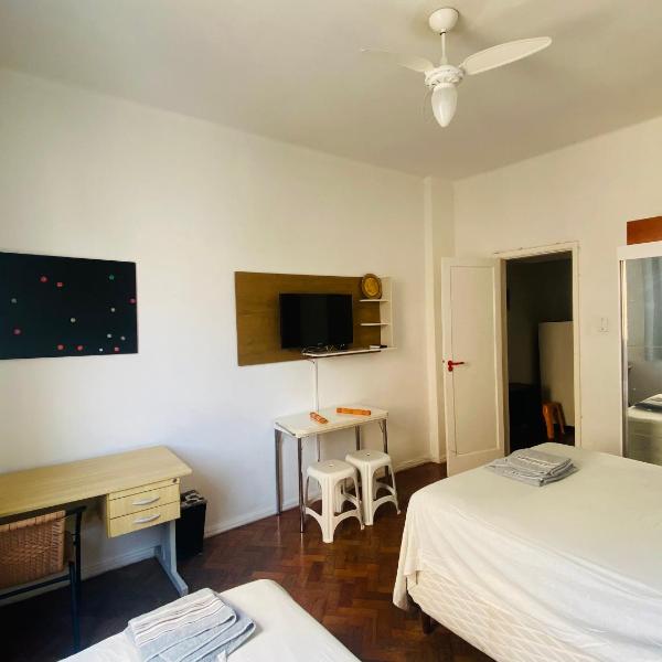 Studio completo na praia de Copacabana , claro e silencioso, com ar, wifi, netflix, até 3 pessoas, pauloangerami BR502 - Foto 2