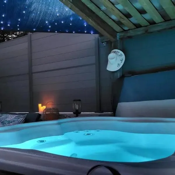 L'Antre deux Pierres, romantisme, jacuzzi extérieur, plateau dinatoire, hotel em Bouyon