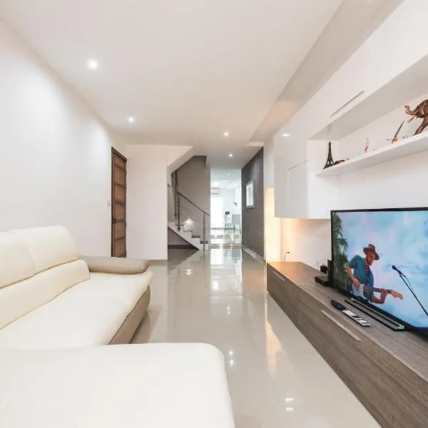 Spacious 2 bedroom apartment, hotel a Cospicua
