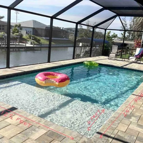 Coral Vista-New Beautiful 3 Bedroom with Pool Canal，珊瑚角的飯店
