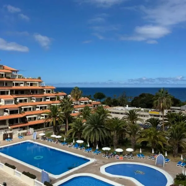 Top Terrassen Wohnungen, direkt am Strand, 25 m beheiztem Pool, Wifi free, free parking, Hotel in Puerto de la Cruz